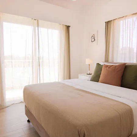 Phaedrus Living Modern City View Flat Nafi Apartment *